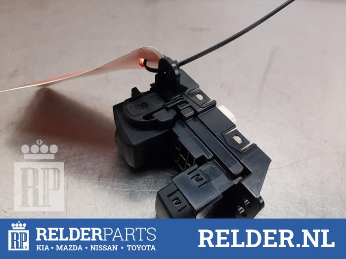Gebrauchte Handbremse Schalter Toyota Yaris Cross (PB1/PJ1) 1.5 12V Hybrid 115 Preis € 30,00 Margenregelung angeboten von Relder Parts B.V.