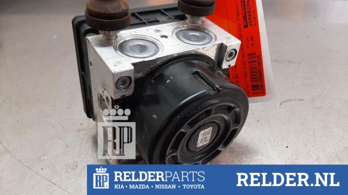 Usagé Bloc ABS Nissan Note (E12) 1.2 DIG-S 98 Prix € 75,00 Règlement à la marge proposé par Relder Parts B.V.