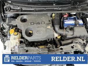 Dynamo van een Toyota Yaris III (P13) 1.4 D-4D-F 2013