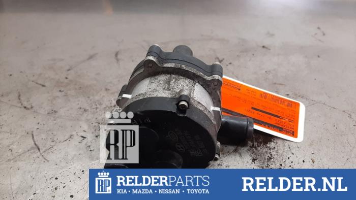 Begagnade Vattenpump Kia Xceed 1.6 GDI PHEV Pris € 150,00 Marginaltabell erbjuds av Relder Parts B.V.