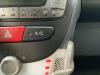 Commutateur clim d'un Toyota Aygo (B10) 1.0 12V VVT-i 2011