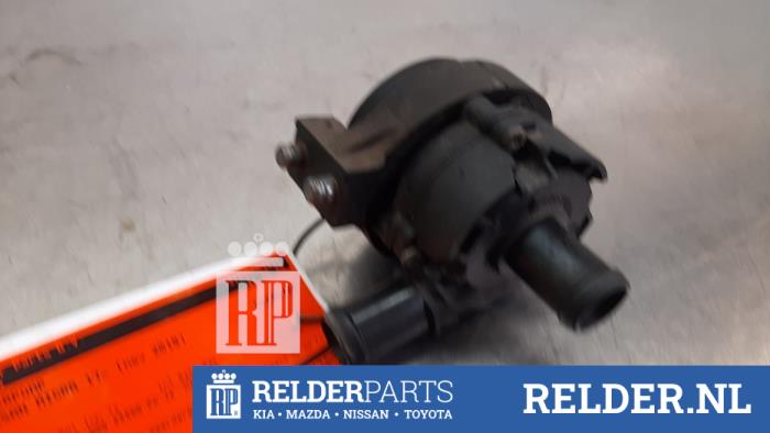 Usagé Pompe à eau Nissan Micra (K14) 1.0 IG-T 100 Prix € 50,00 Règlement à la marge proposé par Relder Parts B.V.