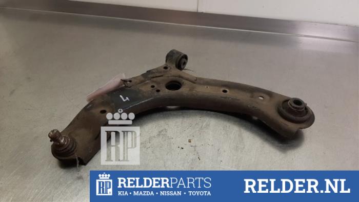 Gebrauchte Querlenker links vorne Mazda 3 Sport (BP) 2.0 SkyActiv-G 122 Mild Hybrid 16V Preis € 75,00 Margenregelung angeboten von Relder Parts B.V.