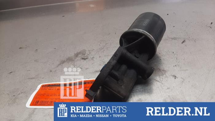 Gebrauchte Ölfiltergehäuse Toyota Yaris II (P9) 1.0 12V VVT-i Preis € 35,00 Margenregelung angeboten von Relder Parts B.V.