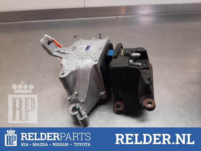 Usagé Support moteur Kia Sportage (NQ5E) 1.6 T-GDi Hybrid 16V Prix € 50,00 Règlement à la marge proposé par Relder Parts B.V.
