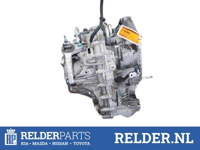 Getriebe van een Nissan Juke (F16) 1.0 DIG-T 12V 2021