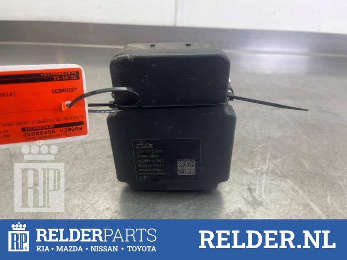 Begagnade Bloc ABS Toyota Yaris III (P13) 1.33 16V Dual VVT-I Pris € 75,00 Marginaltabell erbjuds av Relder Parts B.V.