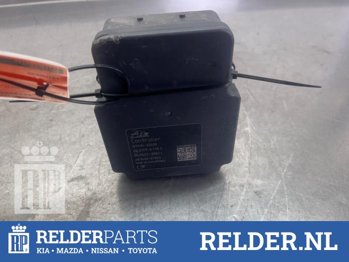 Used ABS Computer Toyota Yaris III (P13) 1.33 16V Dual VVT-I Price € 75,00 Margin scheme offered by Relder Parts B.V.
