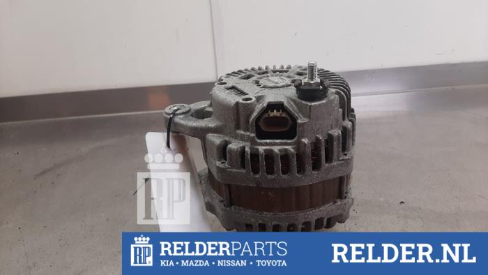 Dynamo van een Nissan Juke (F15) 1.2 DIG-T 16V 2019