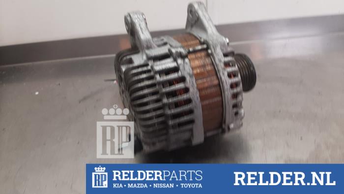 Dynamo van een Nissan Juke (F15) 1.2 DIG-T 16V 2019
