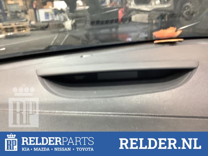 Begagnade Innerdisplay Kia Cee'd (JDB5) 1.4 CRDi 16V Pris € 50,00 Marginaltabell erbjuds av Relder Parts B.V.