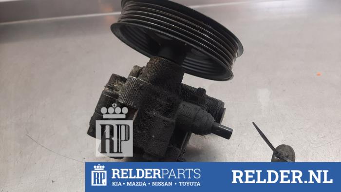 Usagé Pompe de direction Toyota Corolla Verso (R10/11) 1.8 16V VVT-i Prix € 40,00 Règlement à la marge proposé par Relder Parts B.V.