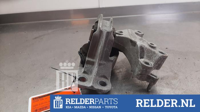 Usagé Support moteur Nissan Juke (F15) 1.2 DIG-T 16V Prix € 35,00 Règlement à la marge proposé par Relder Parts B.V.