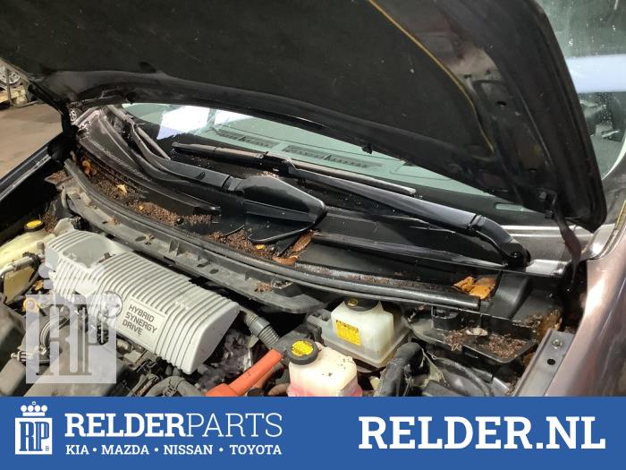 Używane Parawan Toyota Prius (ZVW3) 1.8 16V Cena € 20,00 Procedura marży oferowane przez Relder Parts B.V.