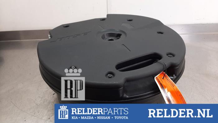 Używane Subwoofer Mazda CX-60 (KH) 2.5 e-SkyActiv PHEV Cena € 150,00 Procedura marży oferowane przez Relder Parts B.V.