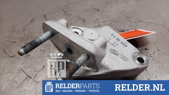 Used Engine mount Kia Xceed 1.6 GDI PHEV Price € 50,00 Margin scheme offered by Relder Parts B.V.
