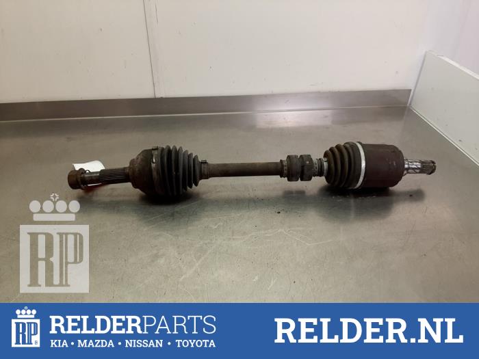Gebrauchte Antriebswelle links vorne Nissan Qashqai (J10) 2.0 16V Preis € 60,00 Margenregelung angeboten von Relder Parts B.V.