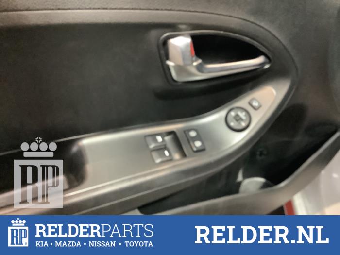 Usados Interruptor de ventanilla eléctrica Kia Picanto (TA) 1.2 16V Precio € 50,00 Norma de margen ofrecido por Relder Parts B.V.