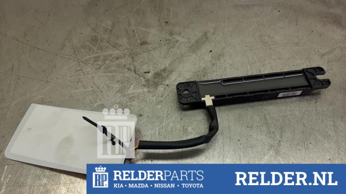 Używane Antena Kia Optima 2.0 CVVT Hybrid 16V Cena € 35,00 Procedura marży oferowane przez Relder Parts B.V.