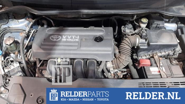 Engine management computer from a Toyota Corolla Verso (R10/11) 1.8 16V VVT-i 2005