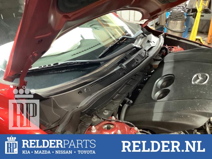Używane Parawan Mazda CX-3 (DJ/DK) 2.0 SkyActiv-G 120 Cena € 75,00 Procedura marży oferowane przez Relder Parts B.V.