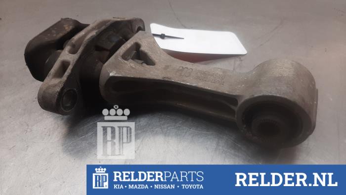 Used Engine mount Kia Cee'd Sportswagon (JDC5) 1.4i 16V Price € 25,00 Margin scheme offered by Relder Parts B.V.