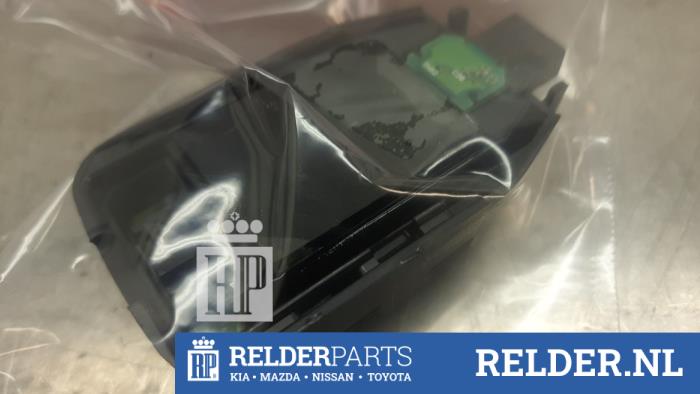 Begagnade Regnsensor Mazda 3 (BP) 2.0 SkyActiv-G 122 M Hybrid 16V Pris € 25,00 Marginaltabell erbjuds av Relder Parts B.V.