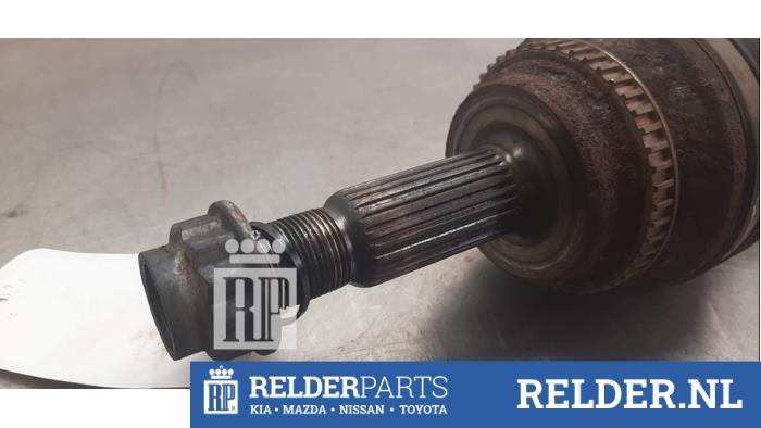 Gebrauchte Antriebswelle links vorne Toyota RAV4 (A2) 2.0 16V VVT-i 4x4 Preis € 50,00 Margenregelung angeboten von Relder Parts B.V.