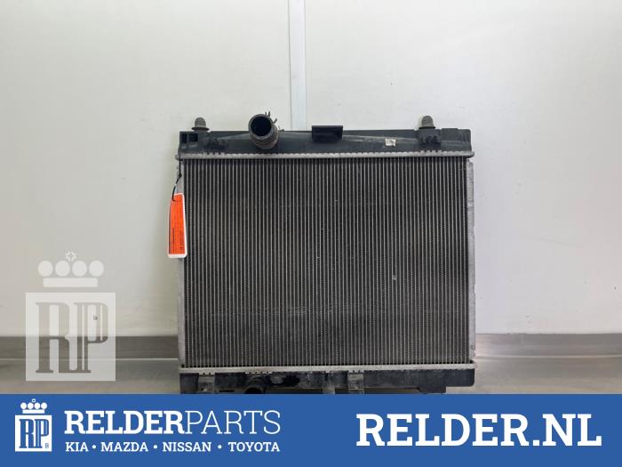 Usagé Radiateur Toyota Yaris II (P9) 1.3 16V VVT-i Prix € 60,00 Règlement à la marge proposé par Relder Parts B.V.