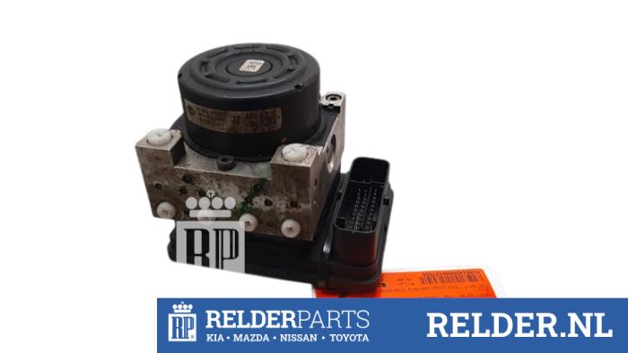 Używane Pompa ABS Nissan Note (E12) 1.2 DIG-S 98 Cena € 75,00 Procedura marży oferowane przez Relder Parts B.V.