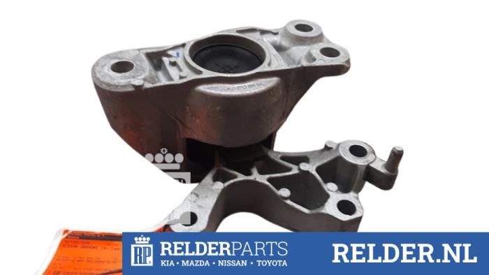 Used Engine mount Nissan Qashqai (J11) 1.3 DIG-T 160 16V Price € 35,00 Margin scheme offered by Relder Parts B.V.