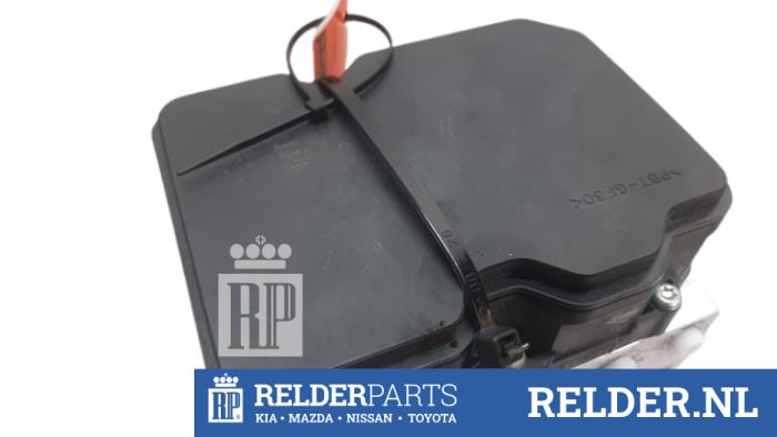 Used ABS Computer Toyota Yaris Cross (PB1/PJ1) 1.5 12V Hybrid 115 Price € 175,00 Margin scheme offered by Relder Parts B.V.