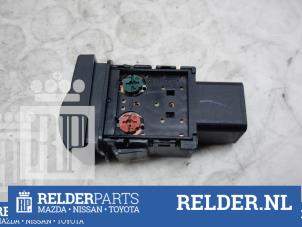 Używane Przelacznik ogrzewania fotela Mazda BT-50 2.5 Di 16V 4x4 Cena € 27,00 Procedura marży oferowane przez Relder Parts B.V.