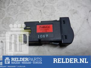 Używane Przelacznik reflektora LHV Mazda BT-50 2.5 Di 16V 4x4 Cena € 18,00 Procedura marży oferowane przez Relder Parts B.V.