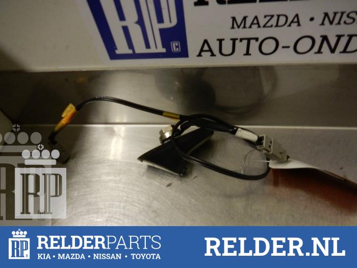 Używane Antena Mazda CX-7 2.2 MZR-CD 16V Cena € 23,00 Procedura marży oferowane przez Relder Parts B.V.