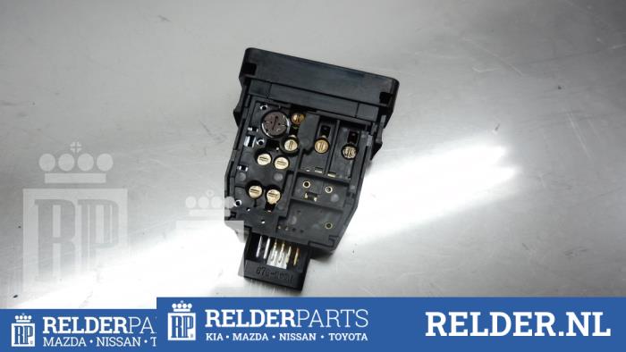 Gebrauchte Handbremse Schalter Toyota Prius (NHW20) 1.5 16V Preis € 27,00 Margenregelung angeboten von Relder Parts B.V.