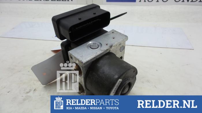 Używane Pompa ABS Mazda 3 Sport (BK) 1.3i 16V Cena € 75,00 Procedura marży oferowane przez Relder Parts B.V.