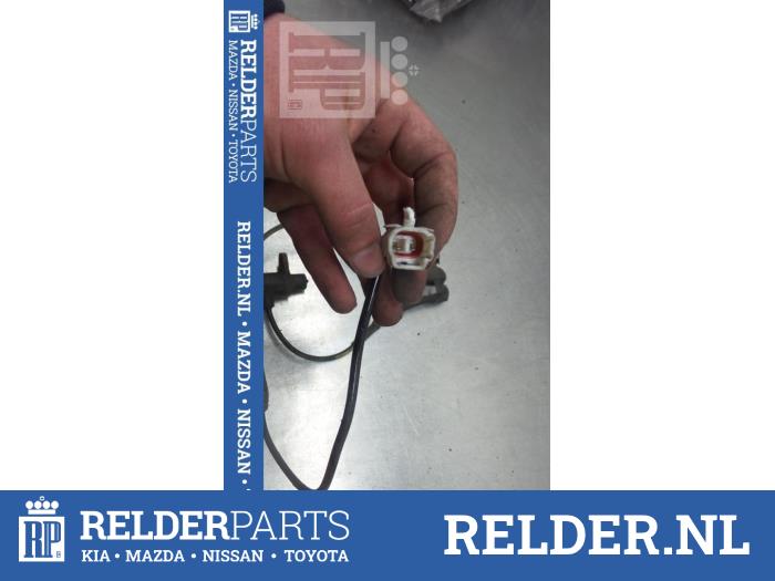 Begagnade ABS-sensor Toyota Avensis (T25/B1D) 2.2 D-4D 16V Pris € 30,00 Marginaltabell erbjuds av Relder Parts B.V.