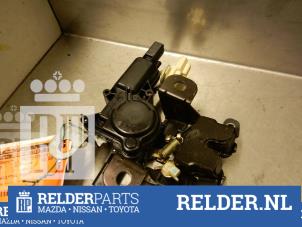 Używane Mechanizm zamka tylnej klapy Mazda RX-8 (SE17) M5 Cena € 36,00 Procedura marży oferowane przez Relder Parts B.V.