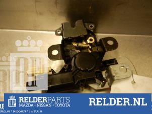 Używane Mechanizm zamka tylnej klapy Mazda RX-8 (SE17) M5 Cena € 36,00 Procedura marży oferowane przez Relder Parts B.V.