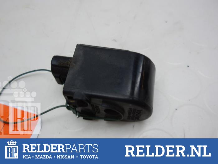 Begagnade Relä Toyota RAV4 (A3) 2.2 D-CAT 16V 4x4 Pris € 25,00 Marginaltabell erbjuds av Relder Parts B.V.