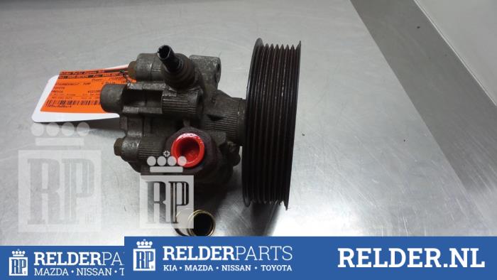 Usagé Pompe de direction Toyota Previa (R3) 2.4i 16V VVT-i Prix € 45,00 Règlement à la marge proposé par Relder Parts B.V.