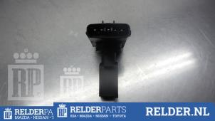 Luftmengenmesser van een Toyota Avensis (T25/B1D) 2.0 16V D-4D 2004