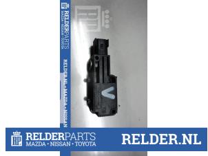 Używane Czujnik poduszki powietrznej Mazda RX-8 (SE17) HP M6 Cena € 23,00 Procedura marży oferowane przez Relder Parts B.V.