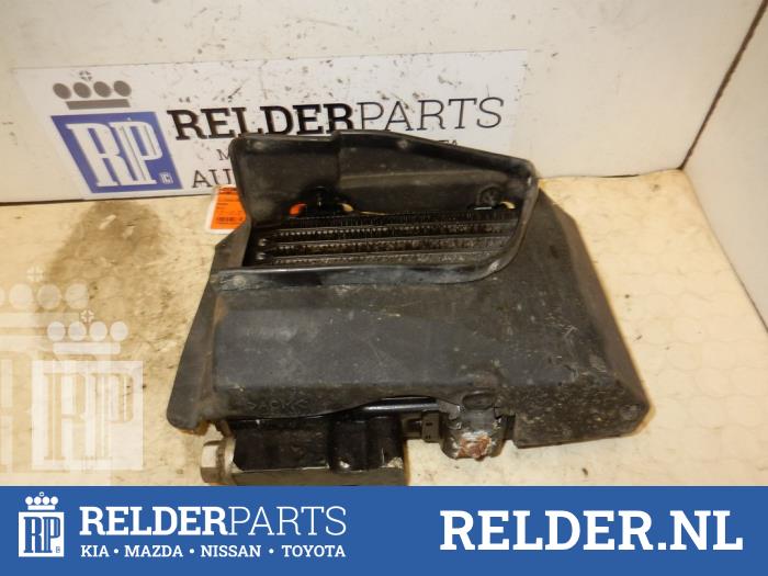 Gebrauchte Ölkühler Mazda RX-8 (SE17) 1.3 Renesis HP Preis € 54,00 Margenregelung angeboten von Relder Parts B.V.