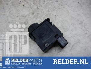 Używane Przelacznik reflektora LHV Nissan Almera (N16) 1.8 16V Cena € 18,00 Procedura marży oferowane przez Relder Parts B.V.