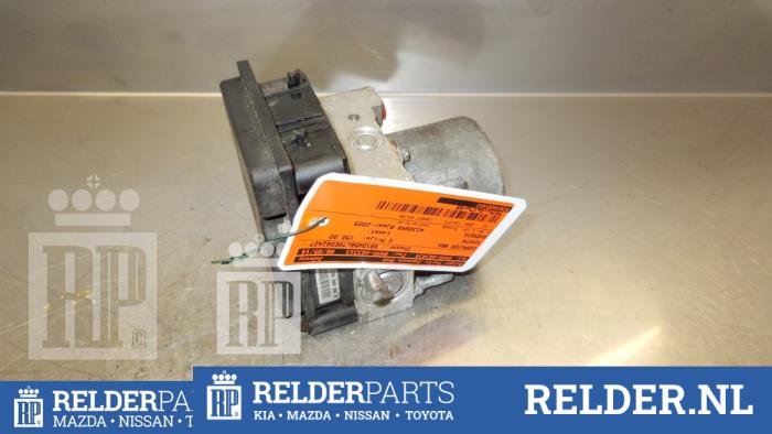 Usagé Ordinateur ABS Toyota Avensis (T25/B1D) 2.0 16V D-4D Prix € 75,00 Règlement à la marge proposé par Relder Parts B.V.