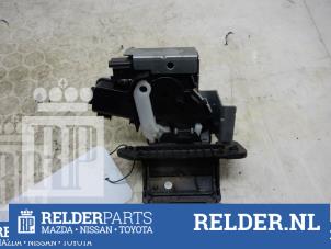 Używane Mechanizm zamka tylnej klapy Mazda 2 (DE) 1.4 CDVi 16V Cena € 25,00 Procedura marży oferowane przez Relder Parts B.V.