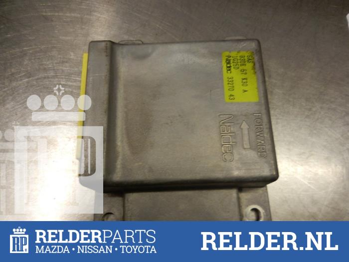 Airbag Module from a Mazda 323 (BJ12) 1.6 16V 2003