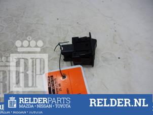 Używane Przelacznik ogrzewania fotela Mazda RX-8 (SE17) M5 Cena € 23,00 Procedura marży oferowane przez Relder Parts B.V.